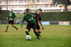 Foot : Aurec conforte sa première place en District 2