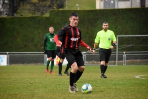 Foot : Aurec conforte sa première place en District 2