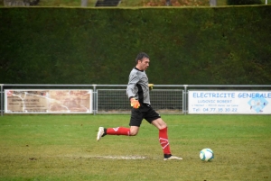 Foot : Aurec conforte sa première place en District 2