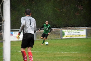 Foot : Aurec conforte sa première place en District 2