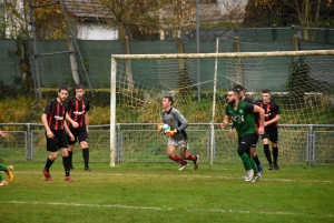 Foot : Aurec conforte sa première place en District 2