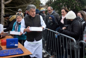 Saint-Bonnet-le-Froid : la foire aux champignons se referme avec la maxi tarte à la châtaigne