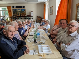 Saint-Pal-de-Mons : 52 ainés au pique-nique de &quot;Bel Horizon&quot;