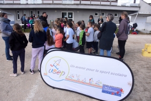 Les écoliers des Villettes et de La Chapelle-d&#039;Aurec courent pour les droits de l&#039;enfant