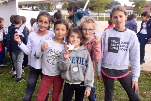 Les écoliers des Villettes et de La Chapelle-d&#039;Aurec courent pour les droits de l&#039;enfant