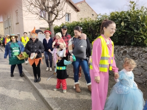 Grazac : les enfants défilent pour Carnaval