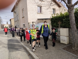 Grazac : les enfants défilent pour Carnaval