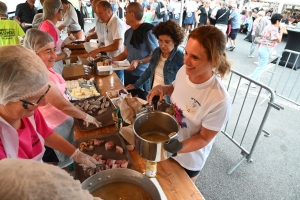 Saint-Julien-du-Pinet : 1750 gourmands à la soupe aux choux