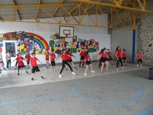 Sainte-Sigolène : une fresque inaugurée à l&#039;école Saint-Joseph