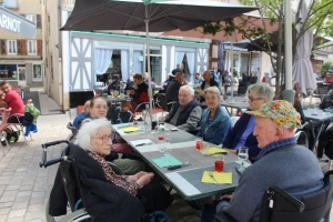 Yssingeaux : une sortie au restaurant pour des résidents de l’Ehpad