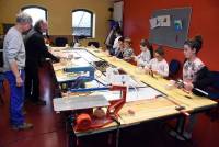 Monistrol-sur-Loire : des enfants apprennent les rudiments du travail du bois