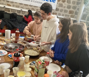 Sainte-Sigolène : la solidarité à l&#039;honneur au collège avant les vacances de Noël