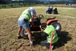 Course sur prairie de Saint-Maurice-de-Lignon : les tracteurs-tondeuses