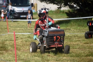 Course sur prairie de Saint-Maurice-de-Lignon : les tracteurs-tondeuses