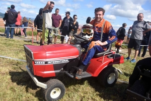 Course sur prairie de Saint-Maurice-de-Lignon : les tracteurs-tondeuses