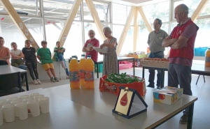 Yssingeaux : les écoliers de Jean-de-la-Fontaine primés pour leurs dessins sur le don de sang