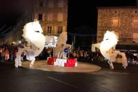 Yssingeaux : trois chevaux majesteux pour un spectacle apprécié en centre-ville