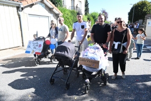 Sainte-Sigolène : un défilé ensoleillé pour les classes en 4 (vidéo)