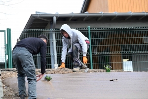 Queyrières : des travaux d&#039;embellissement autour de l&#039;école