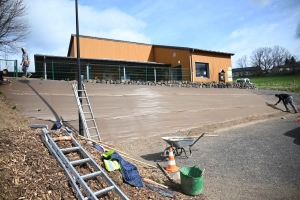 Queyrières : des travaux d&#039;embellissement autour de l&#039;école