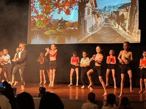 Les Villettes : un voyage en chants et danses pour finir l&#039;année en rythme avec les écoliers