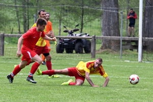 Foot, D2 : Tence remporte le match de la peur contre Sainte-Sigolène