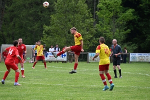 Foot, D2 : Tence remporte le match de la peur contre Sainte-Sigolène