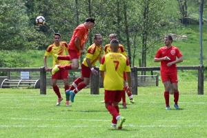 Foot, D2 : Tence remporte le match de la peur contre Sainte-Sigolène