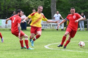 Foot, D2 : Tence remporte le match de la peur contre Sainte-Sigolène