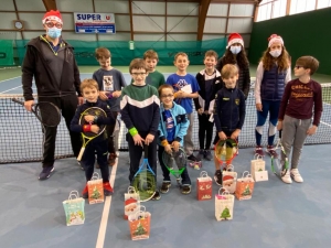 Yssingeaux : une animation et des cadeaux avant Noël à l&#039;école de tennis