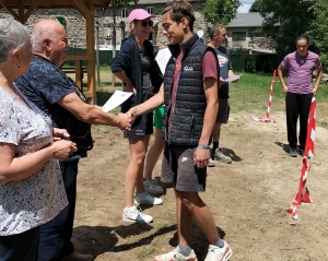 Araules : un chantier mené par dix jeunes à &quot;Recharinges&quot;