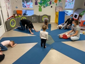 Bas-en-Basset : baby yoga et ambiance Snoezelen pour les P&#039;tits Petons