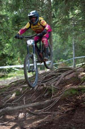 Cyclisme : les frères Maigret du Vélo Club du Velay ensemble sur le podium en VTT DH