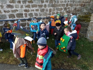 Le carnaval à l’école Saint-Joseph de Raucoules sur le thème des « quatre éléments »