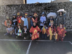 Le carnaval à l’école Saint-Joseph de Raucoules sur le thème des « quatre éléments »