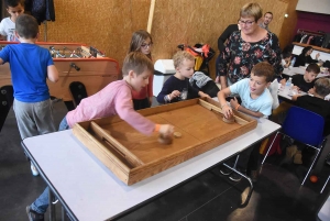 Vacances pluvieuses, enfants heureux avec les structures gonflables à Saint-Maurice, Retournac et Saint-Ferréol