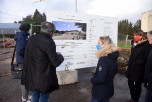 Sainte-Sigolène : les vestiaires et la buvette du stade seront prêts pour la saison prochaine