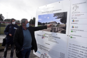 Sainte-Sigolène : les vestiaires et la buvette du stade seront prêts pour la saison prochaine