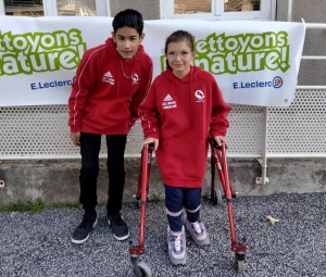 Dunières : les écoliers ramassent les déchets dans le bourg