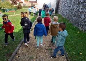 Dunières : les écoliers ramassent les déchets dans le bourg