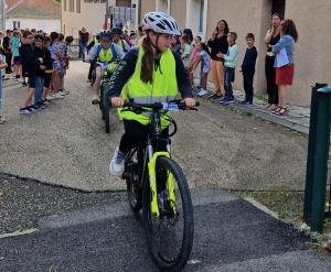 Monistrol-sur-Loire : les CM2 de Lucie-Aubrac à vélo pour les JO