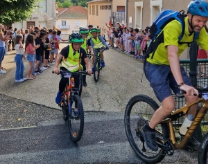 Monistrol-sur-Loire : les CM2 de Lucie-Aubrac à vélo pour les JO