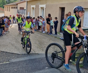 Monistrol-sur-Loire : les CM2 de Lucie-Aubrac à vélo pour les JO