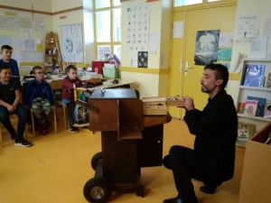 Yssingeaux : le théâtre s’invite dans les classes à l’école Jean-de-la-Fontaine