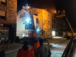 Yssingeaux : une nuit pour démolir une maison en centre-ville (vidéo)