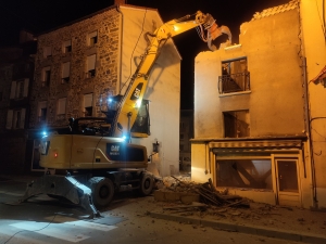 Yssingeaux : une nuit pour démolir une maison en centre-ville (vidéo)