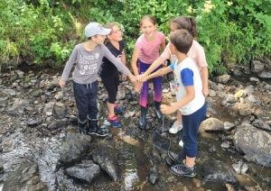 Yssingeaux : les écoliers de Jean-de-la-Fontaine analysent la qualité de l&#039;eau de la Siaulme