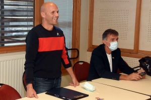 Michaël Favier au côté du président du comité de tennis de la Haute-Loire