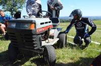 Des courses de tracteurs-tondeuses ont animé la journée.