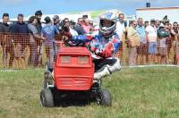 Des courses de tracteurs-tondeuses ont animé la journée.